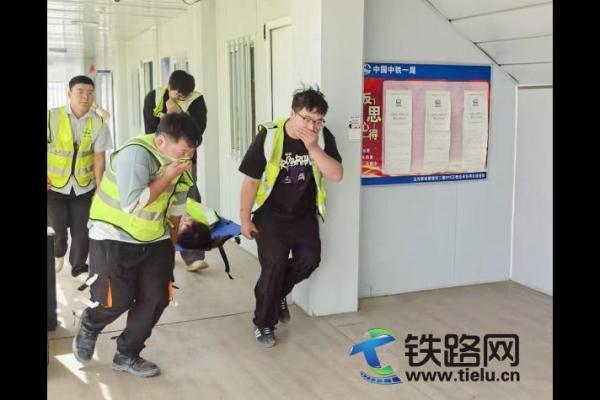 中鐵一局建安公司涇河新城薈錦坊二期項目 組織開展2025年火災應急處置演練活動